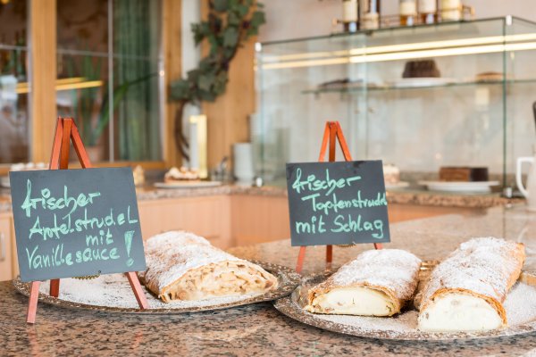 hotel-hubertushof-frischer-strudel-4882.jpg